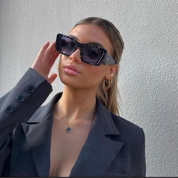 Authentic- New - PRADA Oversized Woman Sunglasses 0PR 08YS Havana Black/White - Picture 1 of 11